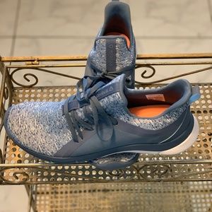 Reebok Size 9 1/2 Blue Memory Tech LT Sneakers